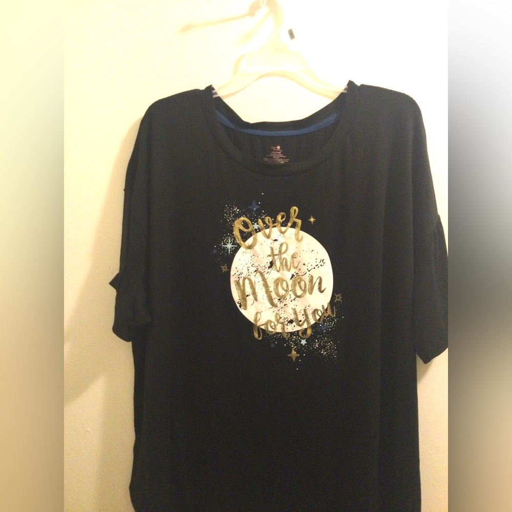 Woman’s Black Oversized Night Shirt/Sleepwear/
Pajama